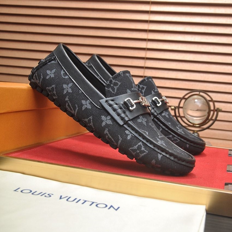 G*u*i leather shoes